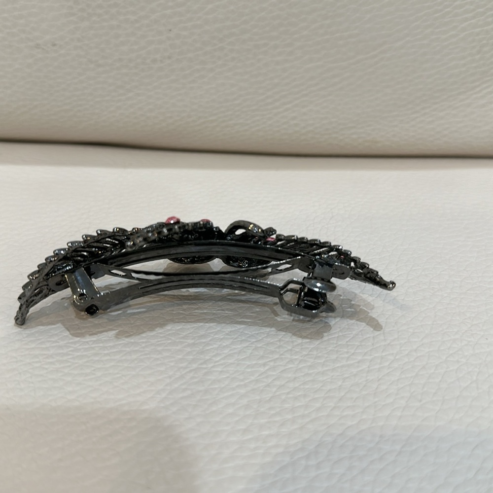 NWOT Hair Clip with Pink Rhinestone - Picture 2 of 5